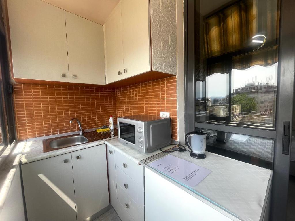 Kraja's Apartment - Image 4