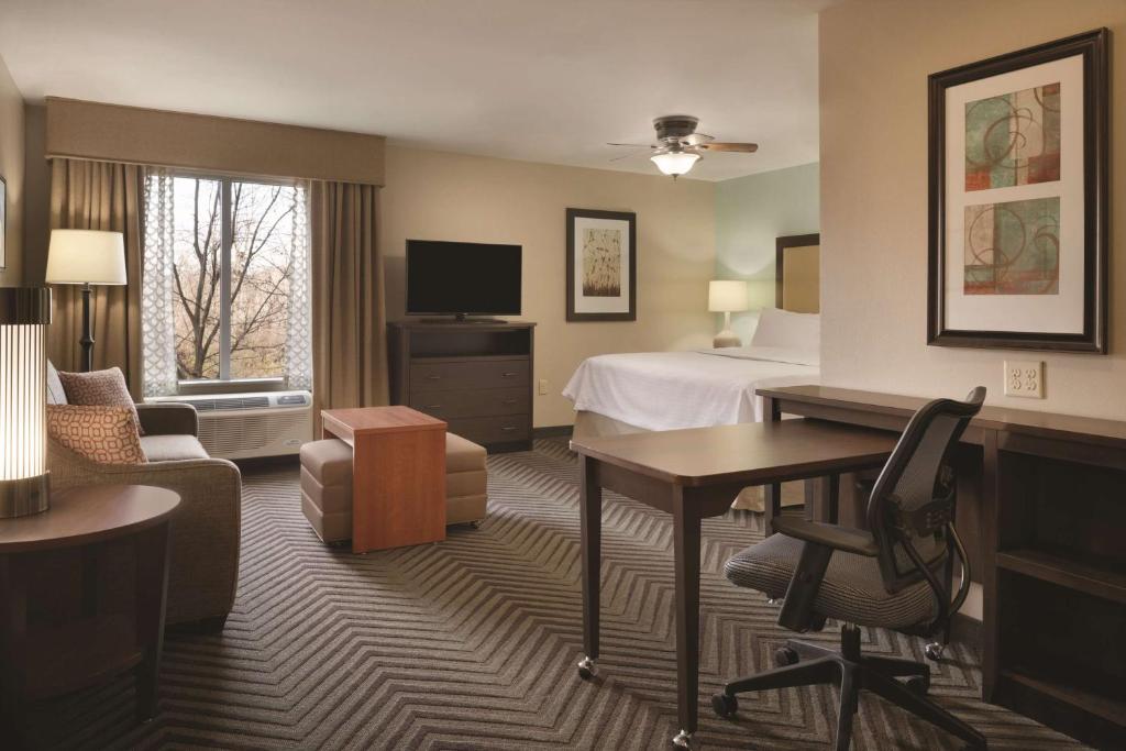 Homewood Suites by Hilton Kalamazoo-Portage photo