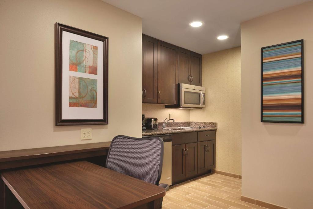 Homewood Suites by Hilton Kalamazoo-Portage photo