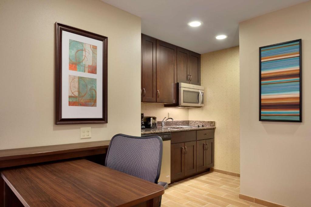 Homewood Suites by Hilton Kalamazoo-Portage photo
