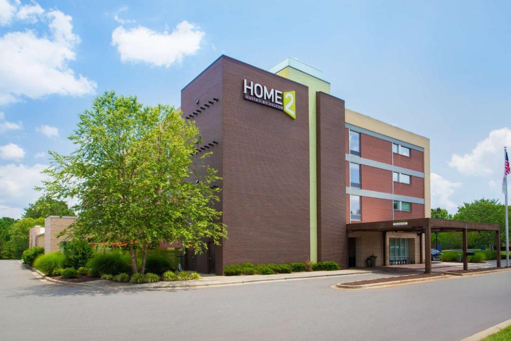 シャーロットにあるHome2 Suites Charlotte I-77 Southのホノルル イン アンド スイート