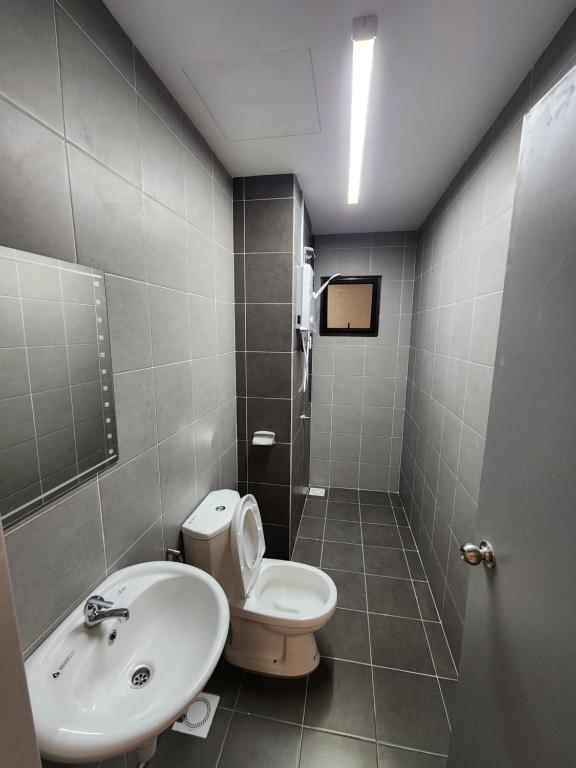 Koupelna v ubytování Netizen #MRT#Cheras#C180#3bedRooms#KLCC View#9PersonStay