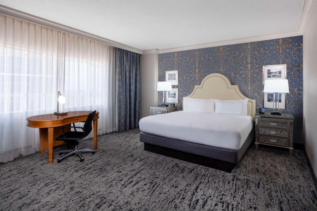Hilton Dallas Lincoln Centre - Chambre Deluxe King
