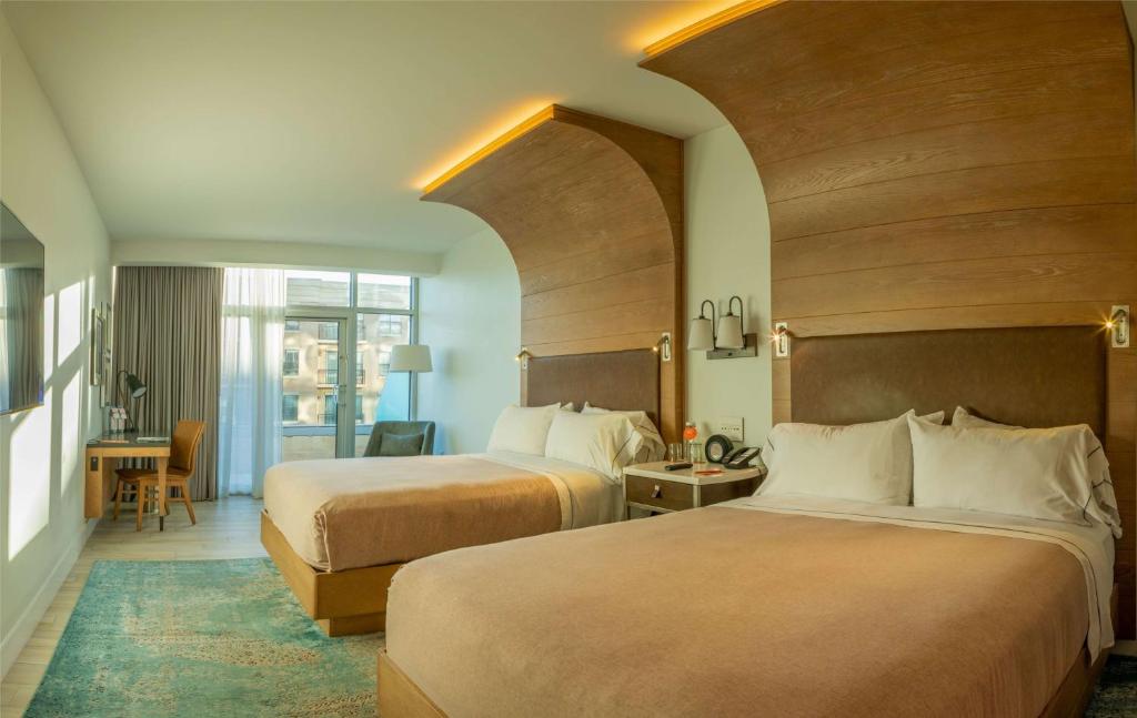 Canopy By Hilton Dallas Uptown - Queen Room Met Twee Queensize Bedden En Terras