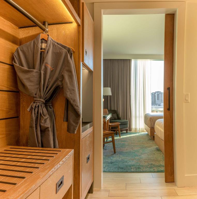 Canopy By Hilton Dallas Uptown - Queen Corner Room Met Uitzicht Op De Stad