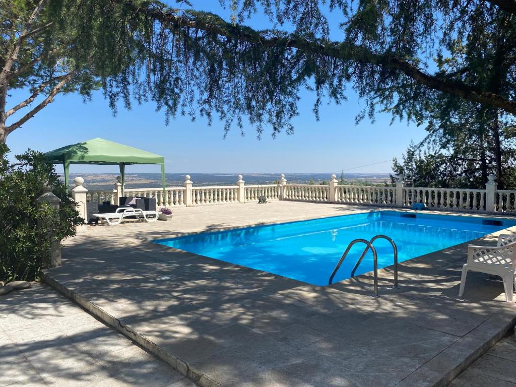 Basen w obiekcie Vila Cristina lub w pobliżu