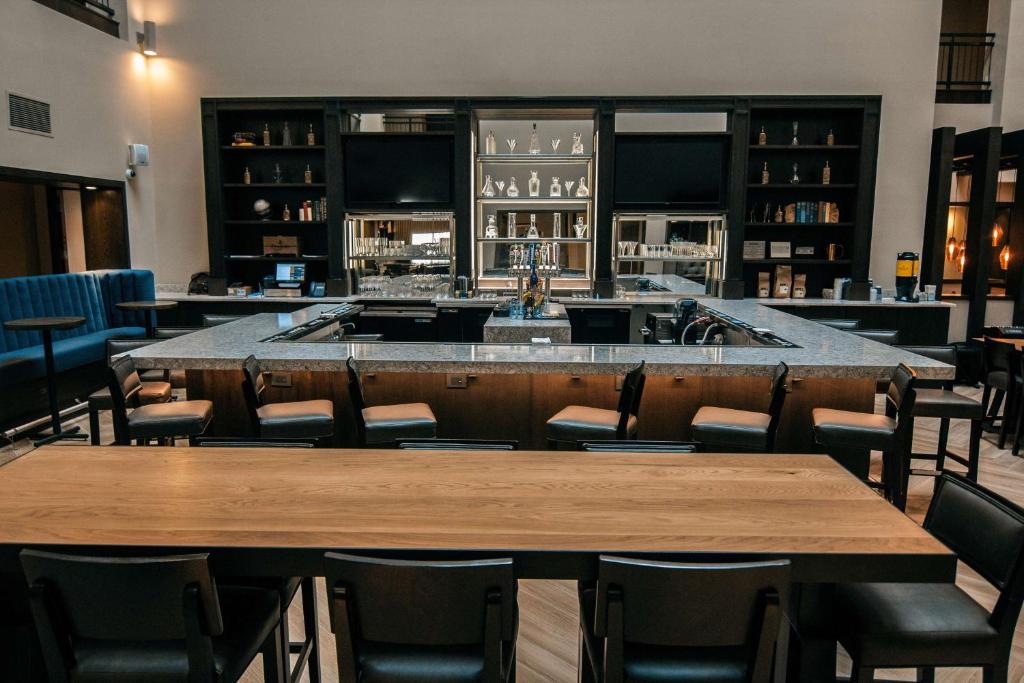 Restaurace v ubytování Doubletree By Hilton Lubbock - University Area