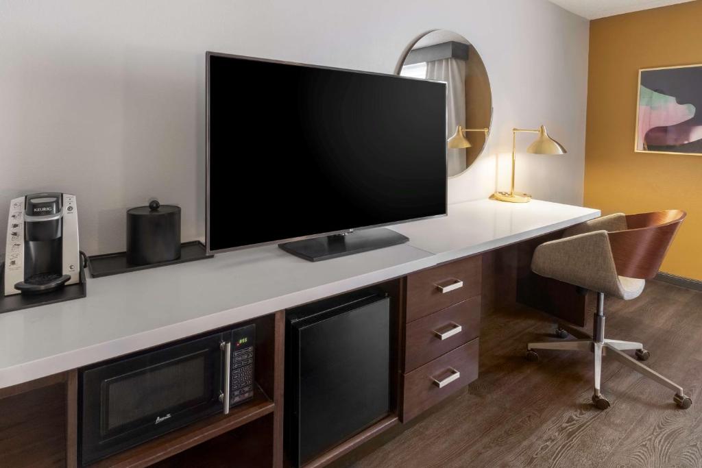 Hilton Garden Inn Los Angeles / Hollywood - Комната короля