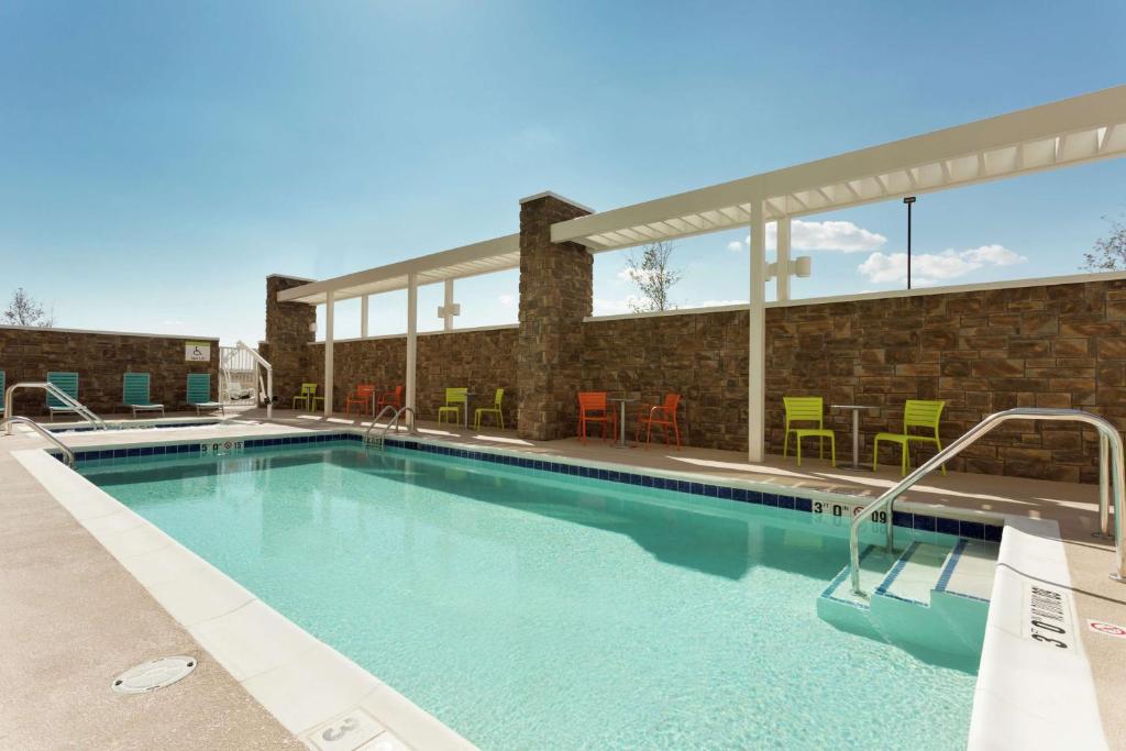 Bazén v ubytování Home2 Suites by Hilton Midland nebo v jeho okolí