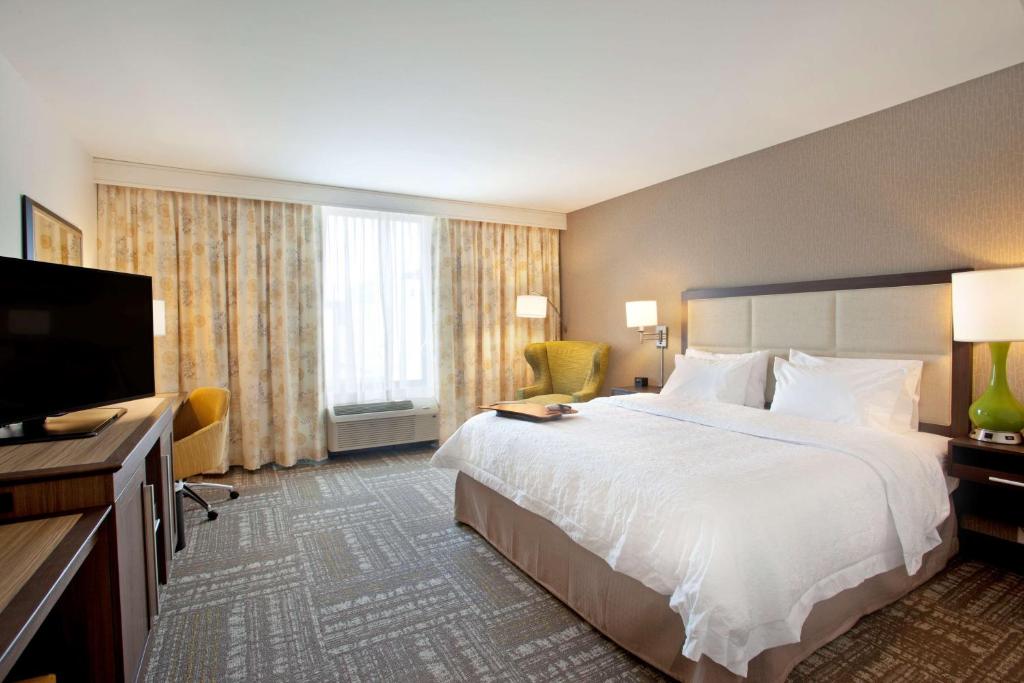 Hampton Inn & Suites - Minneapolis/Downtown photo