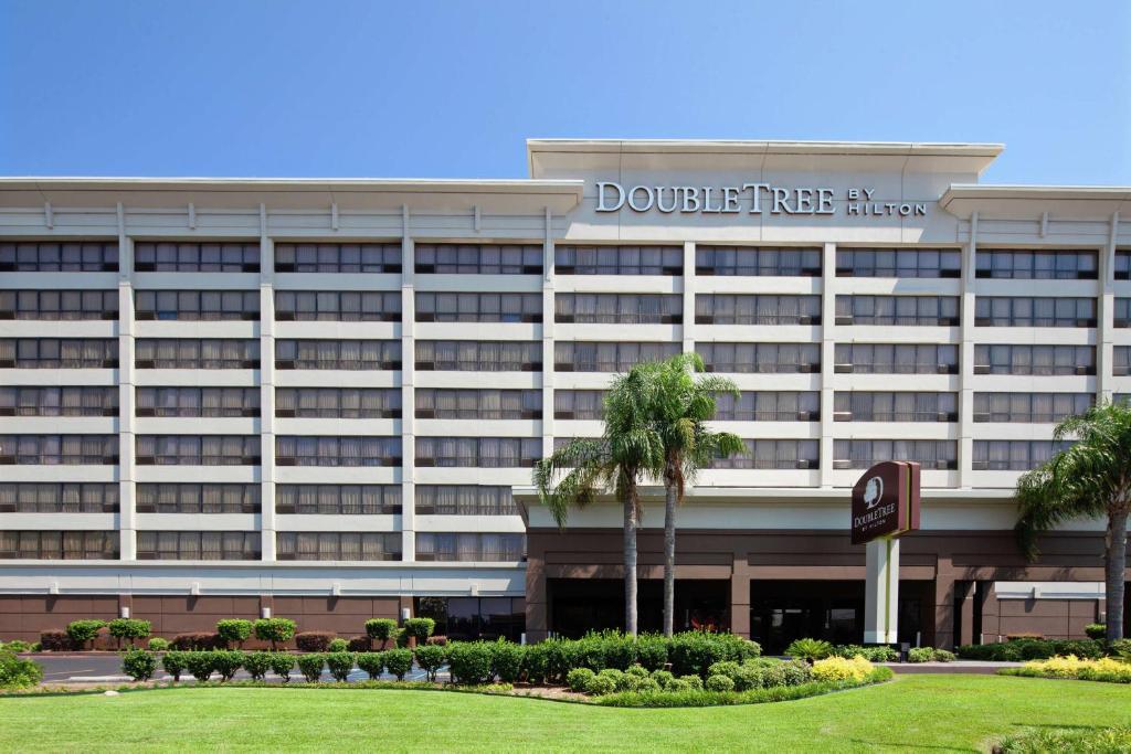 a rendering of the doble tree hotel at DoubleTree by Hilton New Orleans Airport in Kenner