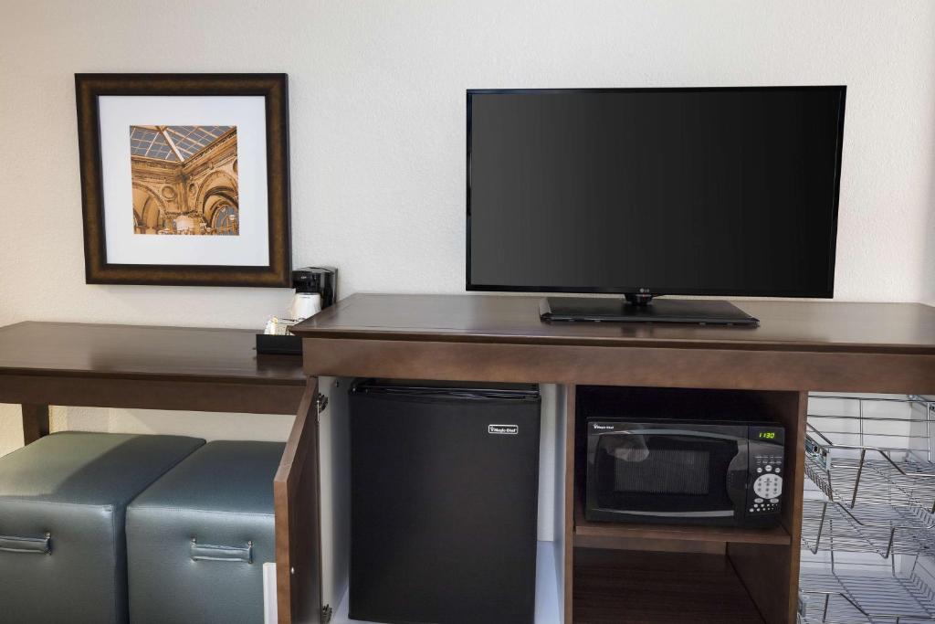 Hampton Inn West Palm Beach Central Airport photo