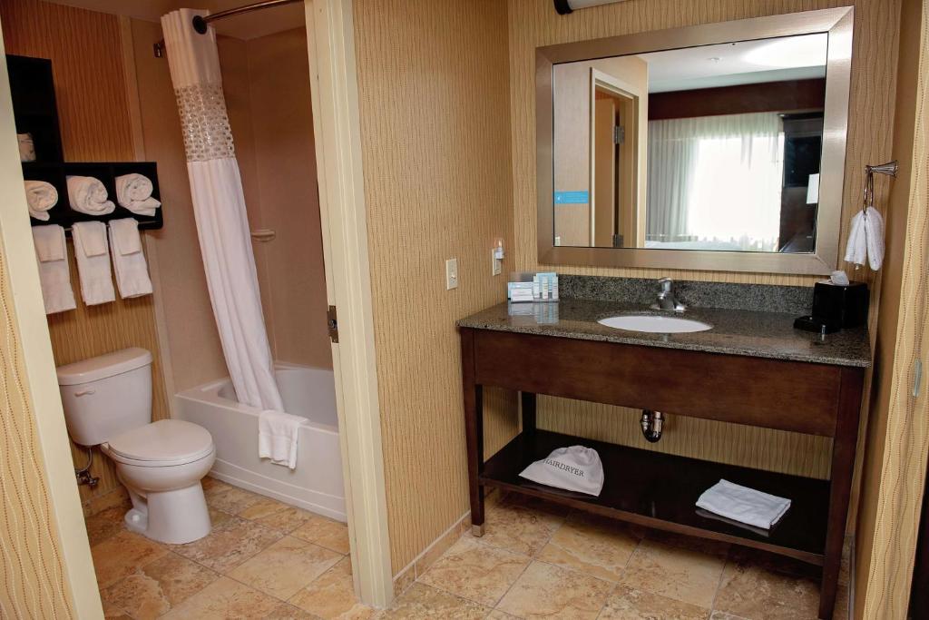 Hampton Inn & Suites Bradenton photo