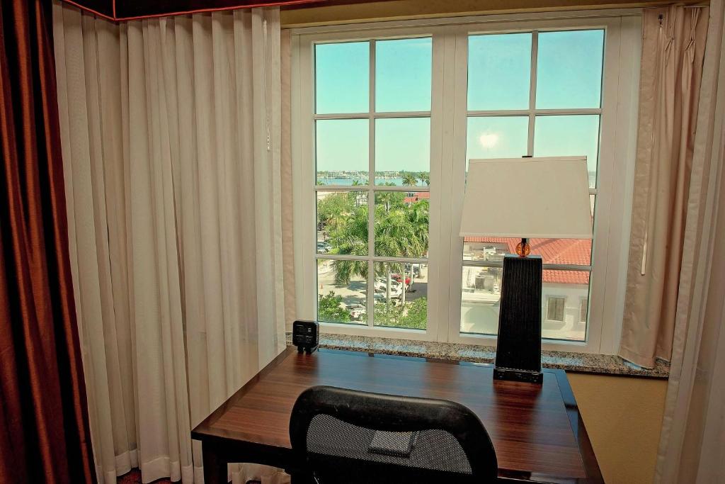 Hampton Inn & Suites Bradenton photo