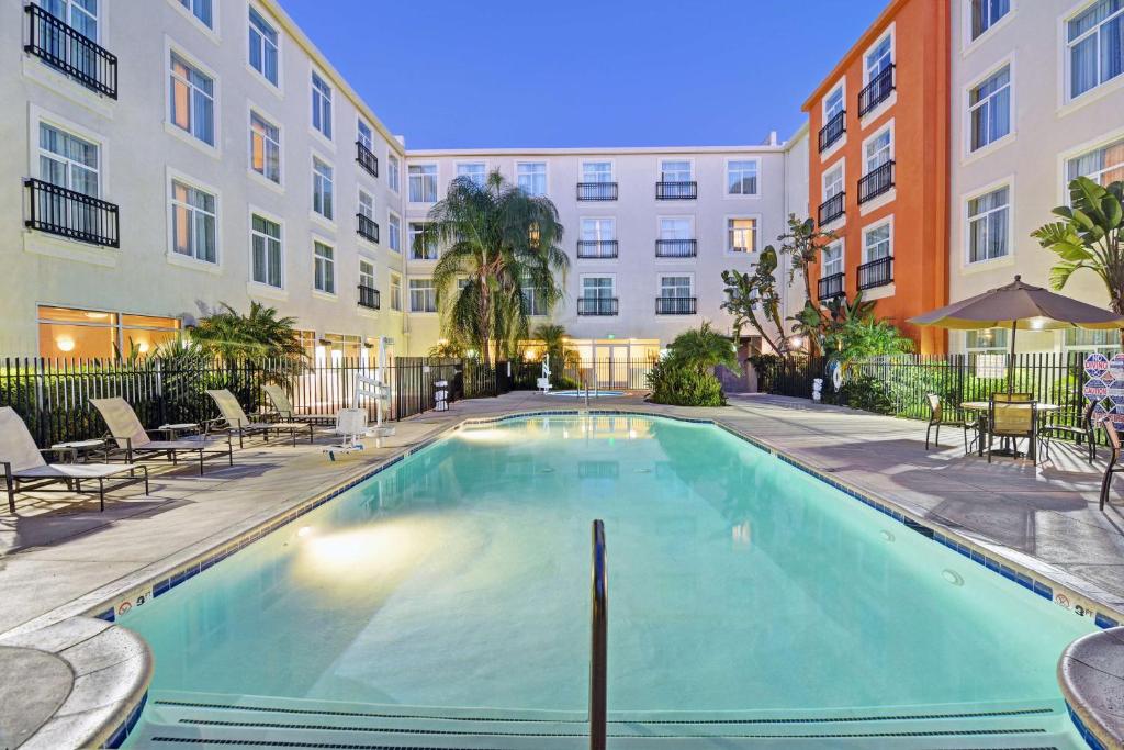 Embassy Suites Valencia, Valencia