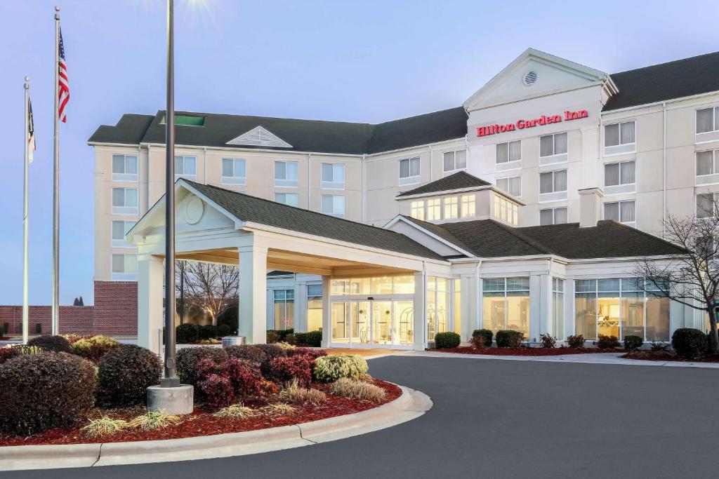 a rendering of the front of the hotel garden inn at Hilton Garden Inn Roanoke Rapids in Roanoke Rapids
