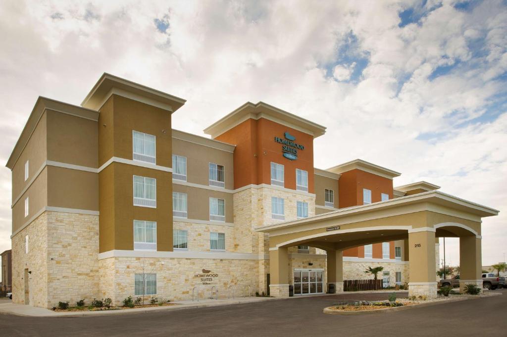 eine Darstellung der Vorderseite eines Hotels in der Unterkunft Homewood Suites by Hilton Lackland AFB/SeaWorld, TX in San Antonio