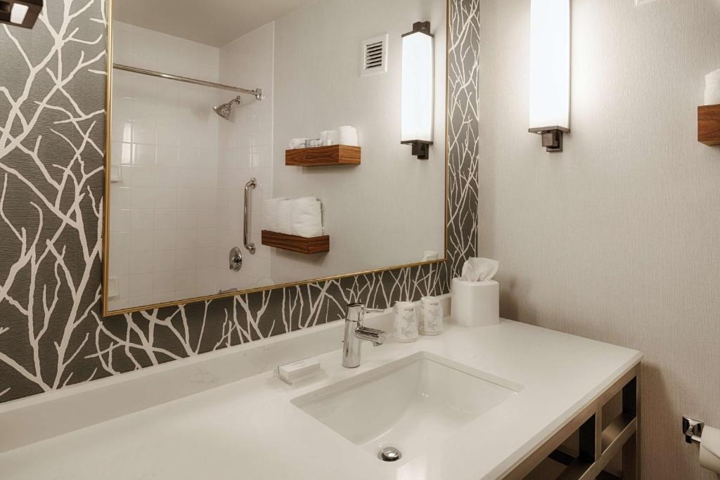 Hilton Garden Inn Cleveland/Twinsburg photo