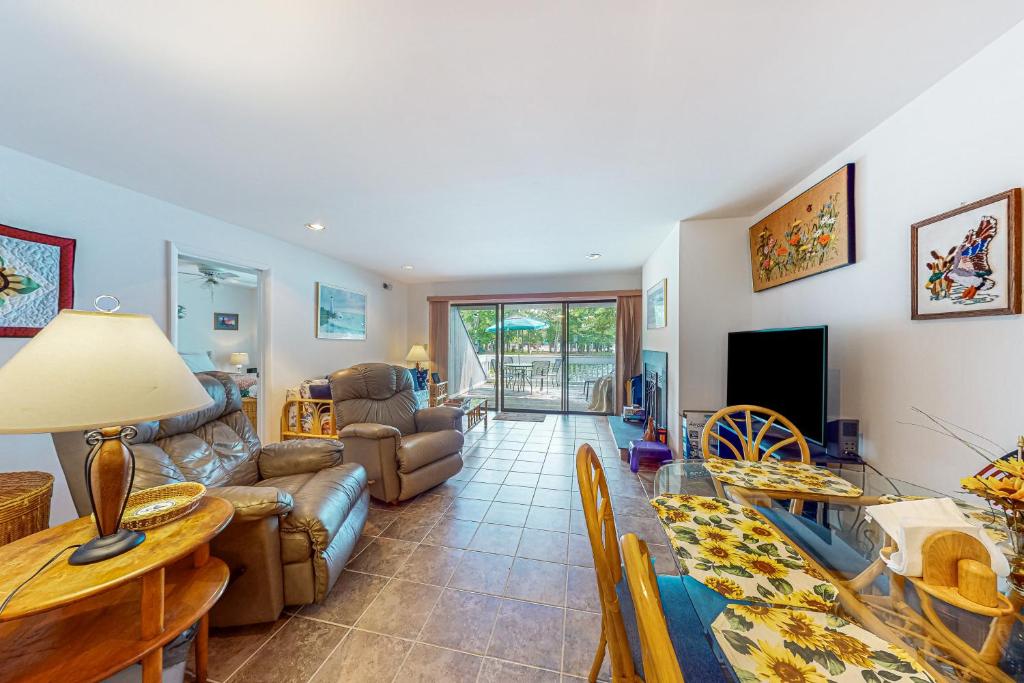 Sea Colony 33577 West Lake View, Unit 1006B, Bethany Beach (updated