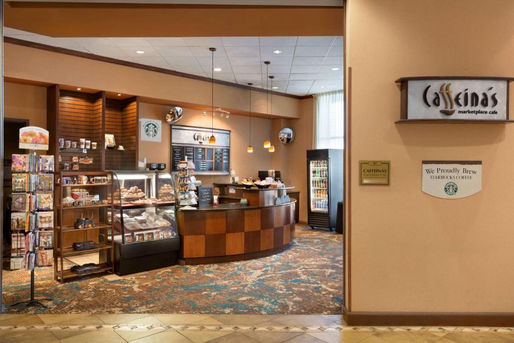 Embassy Suites by Hilton Albuquerque photo