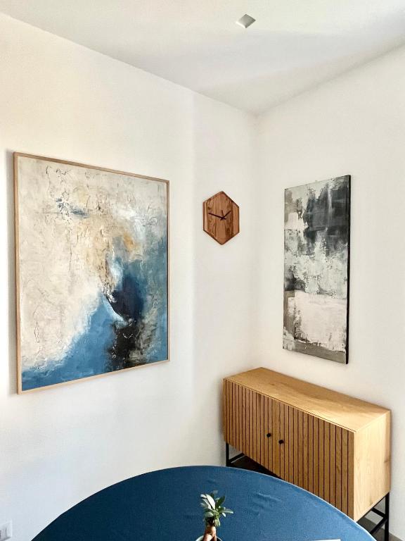A bed or beds in a room at TRASTEVERE URBAN SUITE