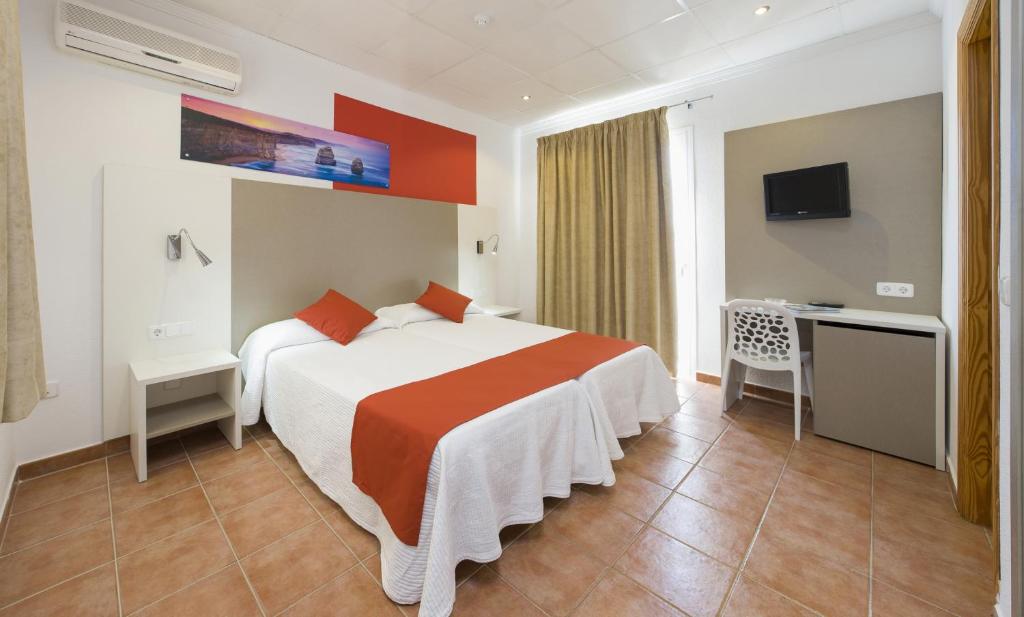 Hostal Adelino, San Antonio – Precios actualizados 2023