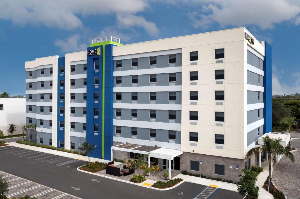 an image of an office building at Home2 Suites By Hilton Miami Doral West Airport, Fl in Miami