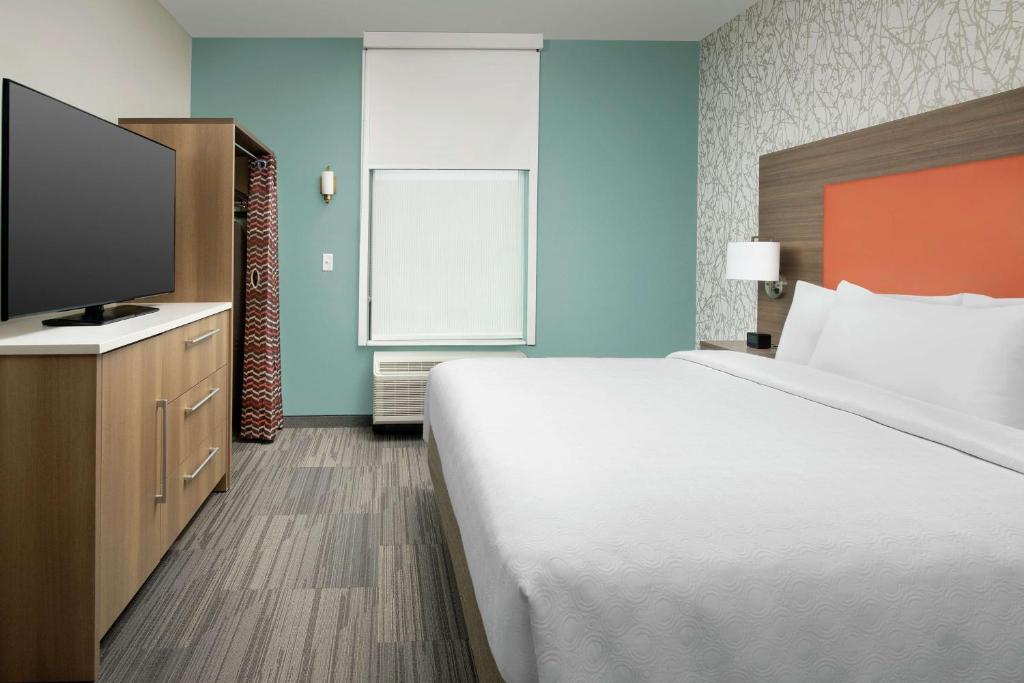 Postel nebo postele na pokoji v ubytování Home2 Suites By Hilton Edison