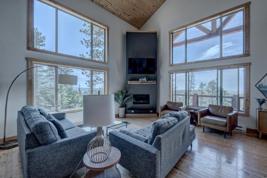 Little Hope Chalet at Terry Peak, Lead (updated prices 2024)
