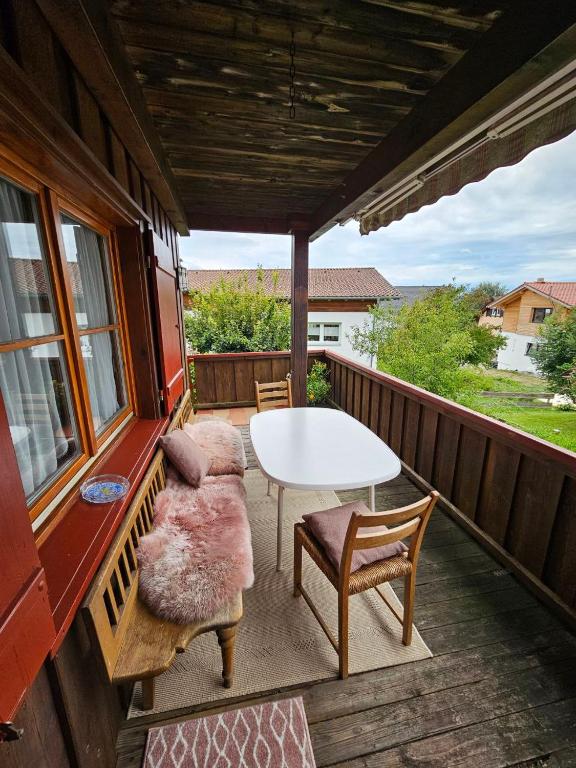 Balkón nebo terasa v ubytování Ferienhaus: idyllisch & erholsam