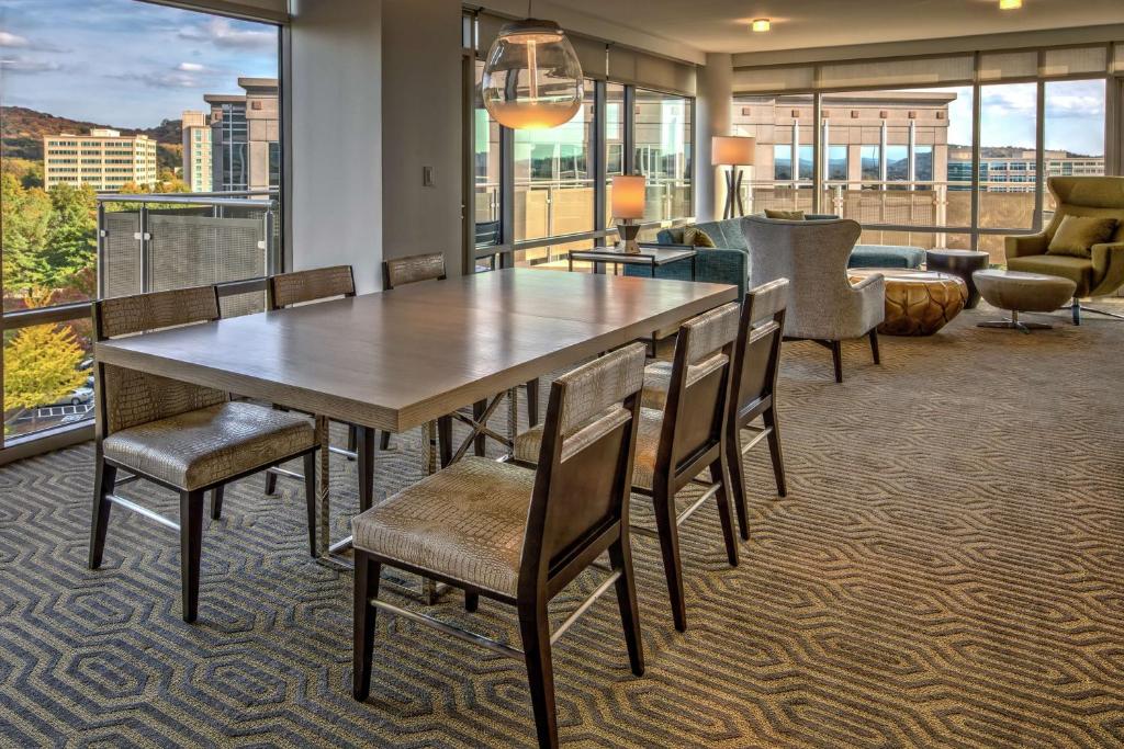 Hilton Franklin Cool Springs - Suite King