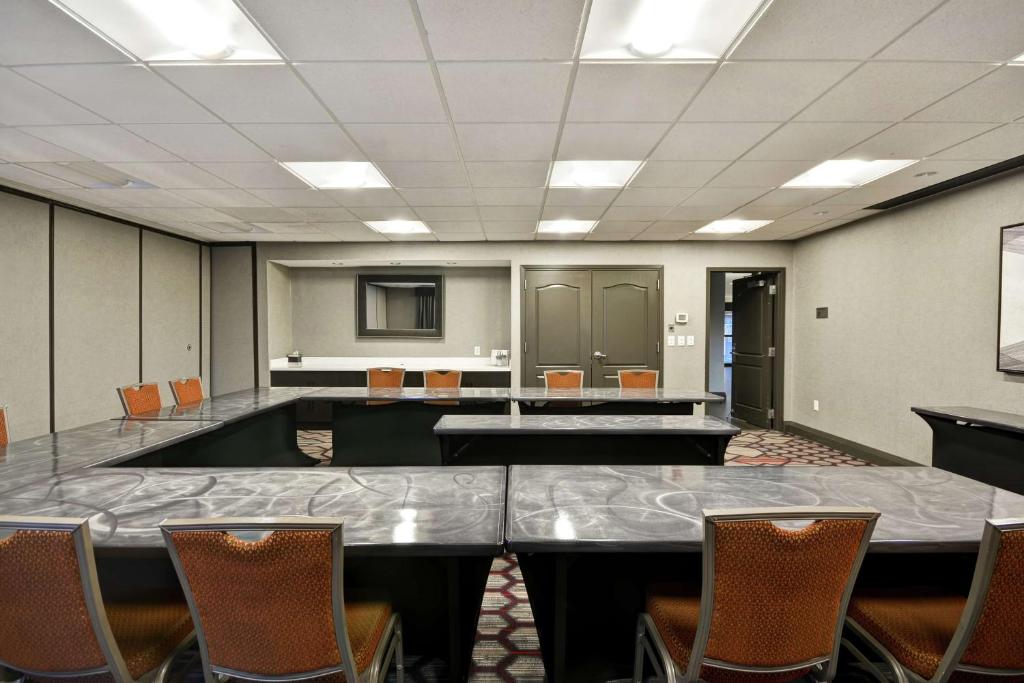 Hampton Inn & Suites Columbus-Easton Area photo