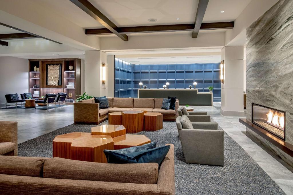 Posezení v ubytování Hilton Columbus/Polaris