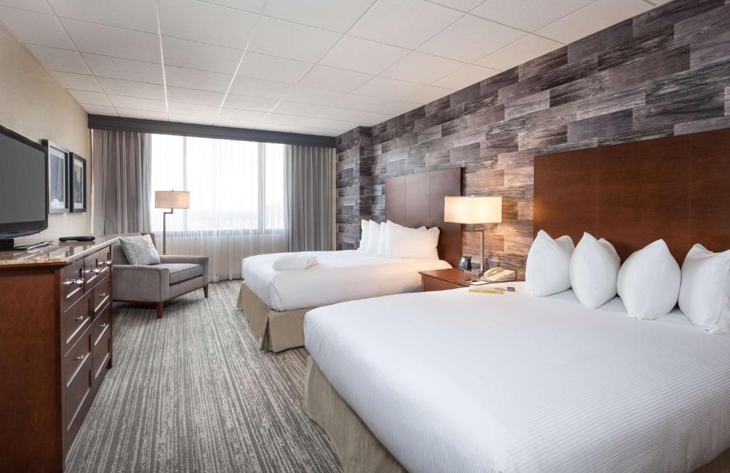 DoubleTree by Hilton Hotel & Suites Houston by the Galleria - Queen Suite With Kitchen