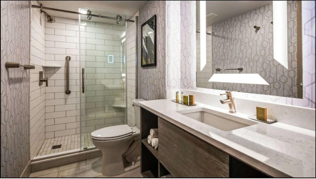 The Kingsley Bloomfield Hills - a DoubleTree by Hilton - Queen Room With Two Queen Beds
