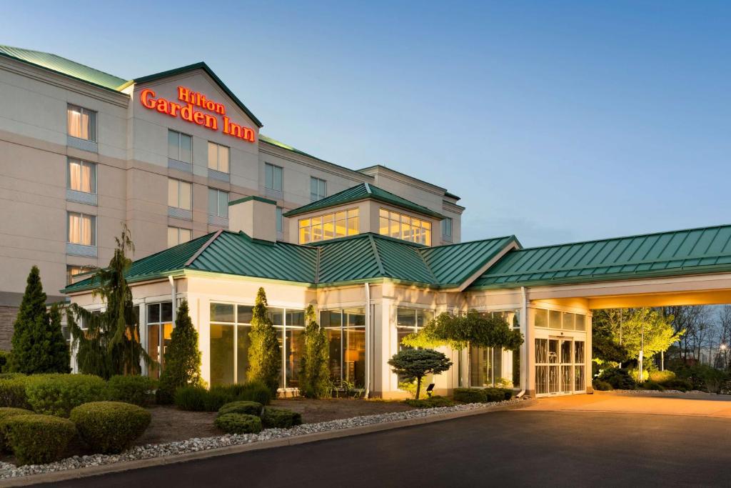 a rendering of the exterior of the hotel garden inn at Hilton Garden Inn Niagara-on-the-Lake in Niagara-on-the-Lake