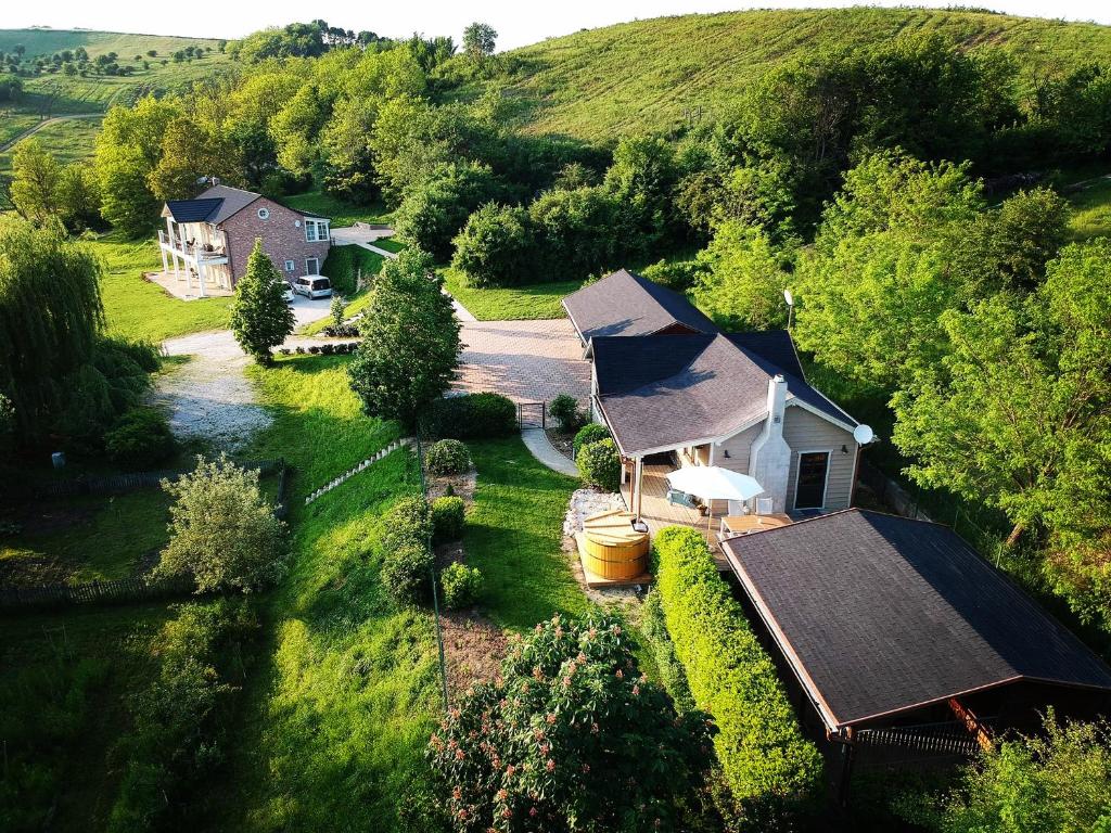 Letecký snímek ubytování Kingsdale Farm Guest House