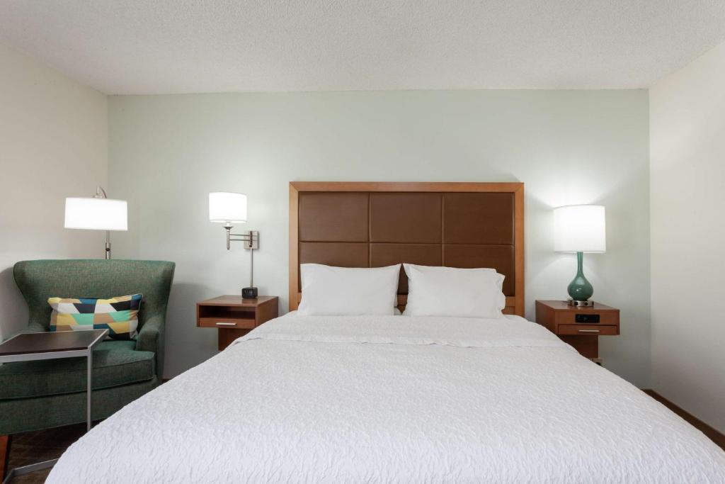 Hampton Inn Orlando-Convention Center International Drive Area - King Room - Non-Smoking