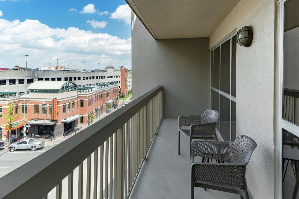 Hampton Inn & Suites Memphis-Beale Street photo