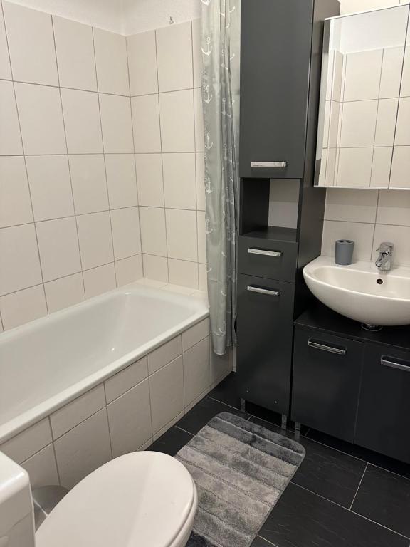 Bilik mandi di Ferienwohnung Südstrand