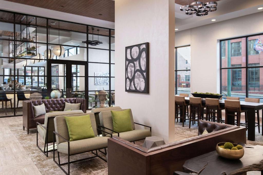 Hilton Garden Inn Memphis Downtown Beale Street photo