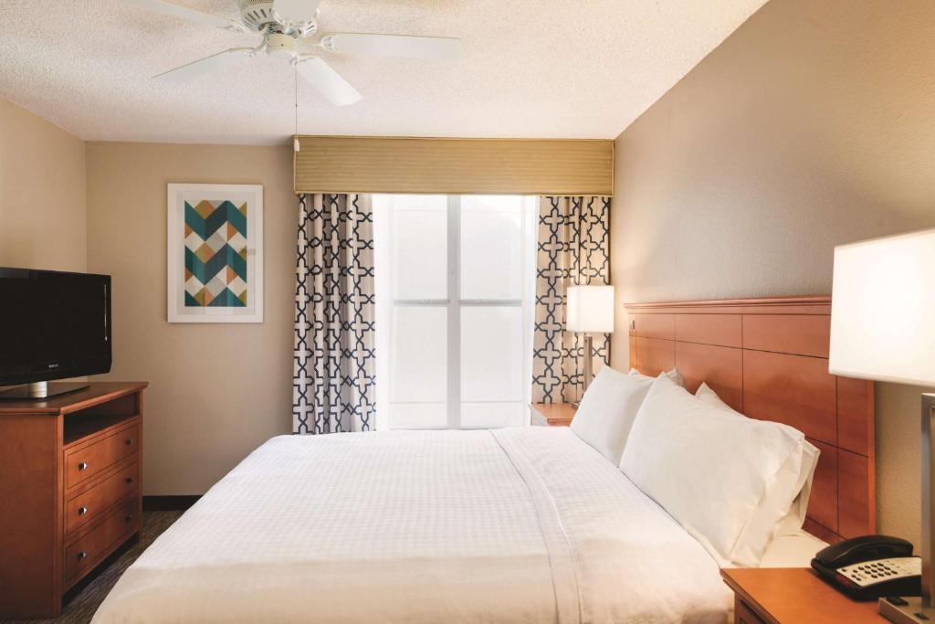 Homewood Suites by Hilton Orlando-Intl Drive/Convention Ctr - One-Bedroom King Suite - Non-Smoking