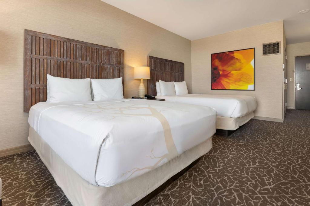 Hilton La Jolla Torrey Pines - Kamer Met Uitzicht Op Het Zwembad Met Twee Queen Bedden