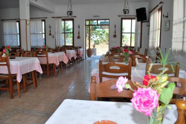 Restaurace v ubytování Artemon Hotel