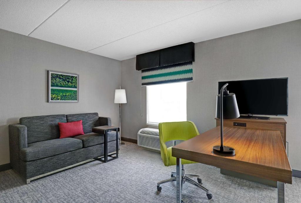 Hampton Inn & Suites Belleville - 1 Suite In Studio King Bed Studio Con Divabazione