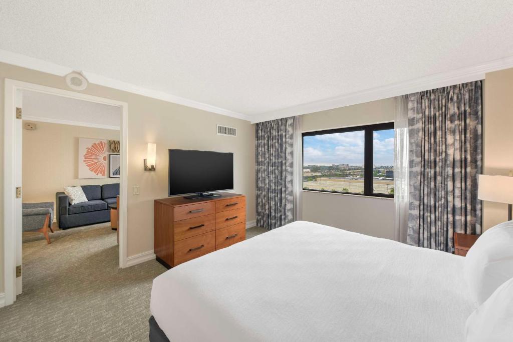 Embassy Suites by Hilton Anaheim-Orange - Two-Room King Suite With Sofa Bed - High Floor