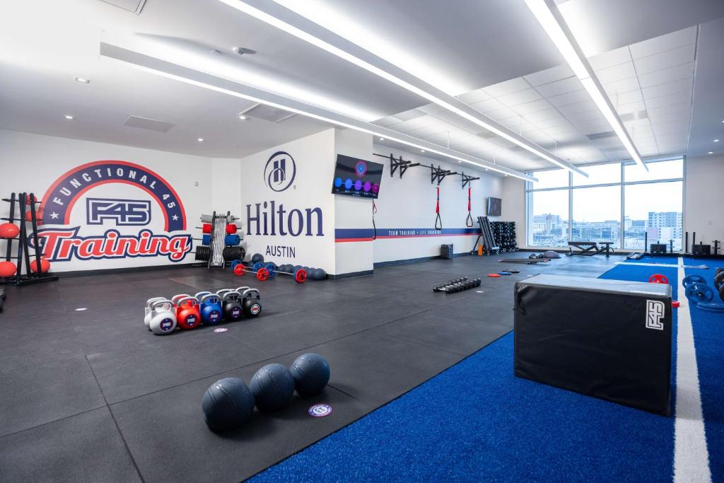 Fitness centrum a/nebo fitness zařízení v ubytování Hilton Austin