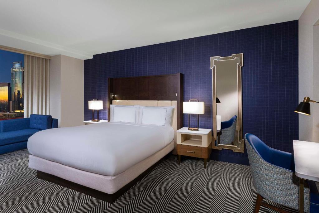 Postel nebo postele na pokoji v ubytování Hilton Austin