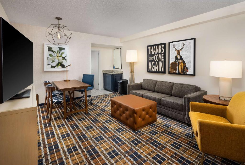 Embassy Suites by Hilton Atlanta Buckhead - Two Queen Bed Suite, Allergy Friendly