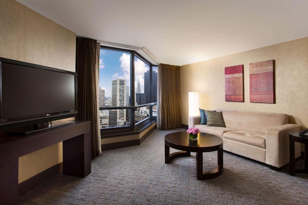 Hilton Parc 55 San Francisco Union Square - 日落套房 - 一张国王床